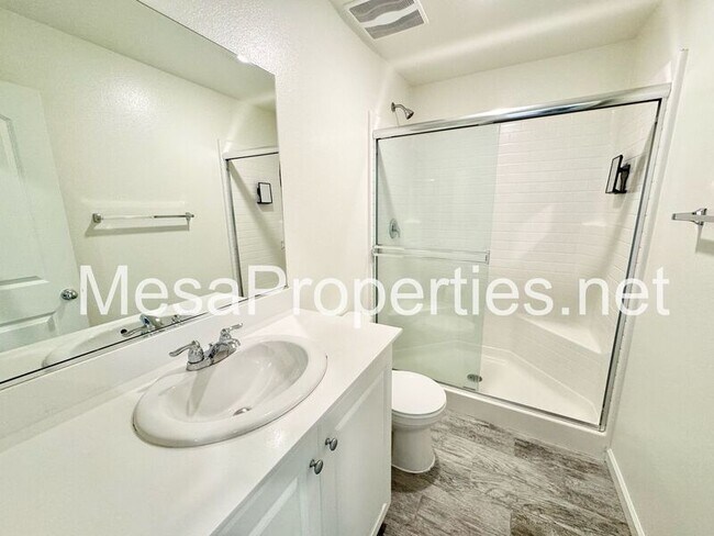 Building Photo - 14173 Mustang Cir