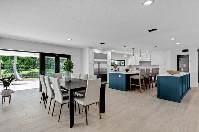 Building Photo - 6900 SW 136th St