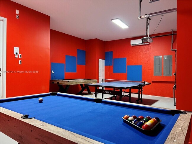 Building Photo - 11 NW 122nd Ave