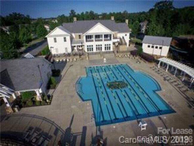 Building Photo - 3002 Fallondale Rd