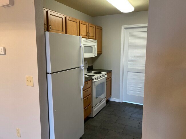 Building Photo - 320 Toni Ln