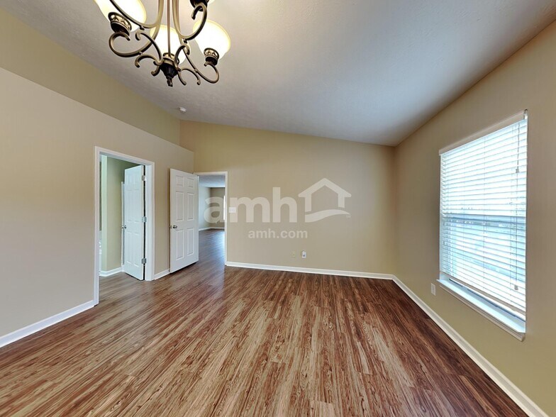 Building Photo - 1230 Highland Lake Way