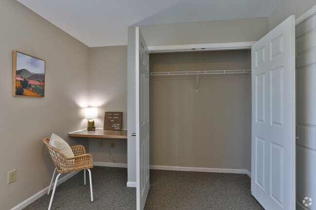 3BR, 3BA - Townhouse - Pulaski Square Townhomes