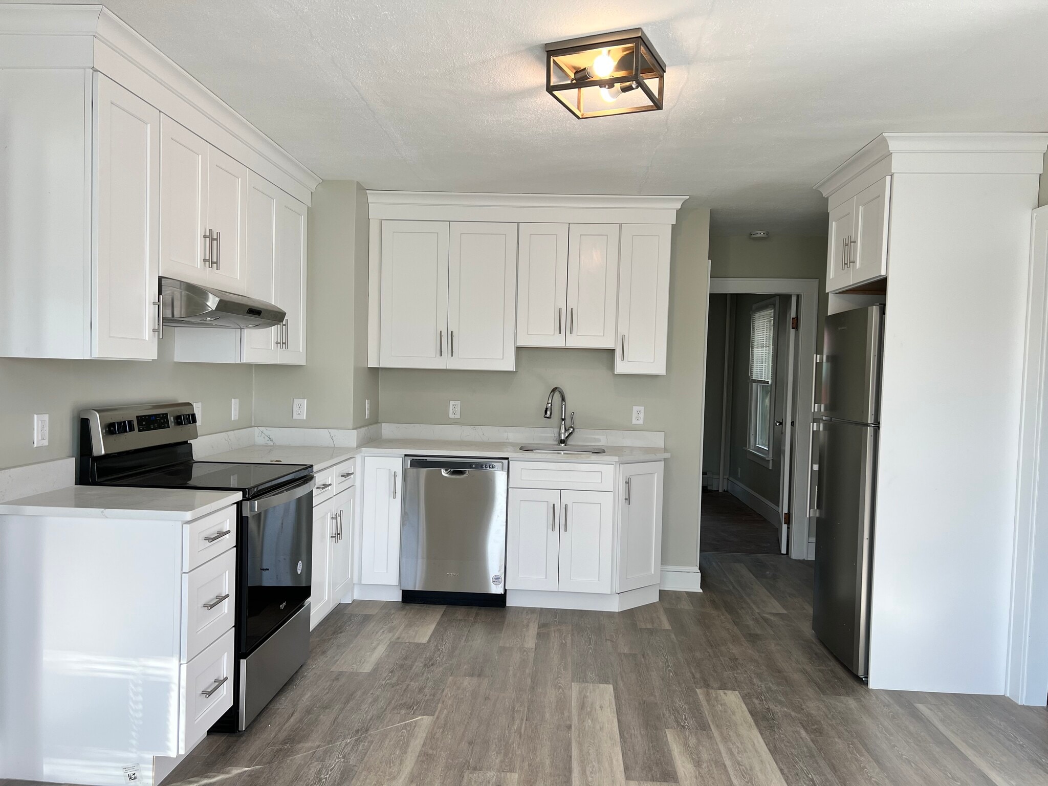 Building Photo - 2 East St