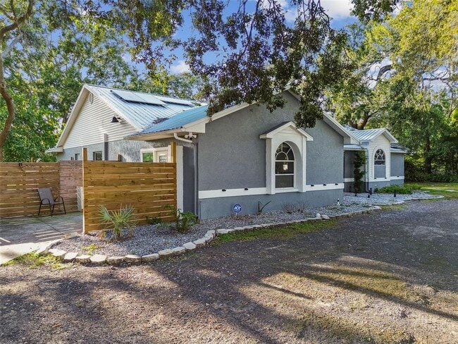 Building Photo - 15410 Manning Dr