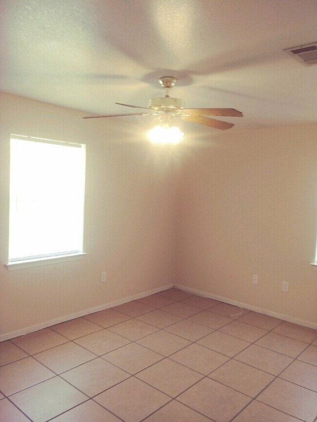 Building Photo - 804 Industrial Ave