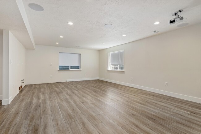 Building Photo - 414 E 8800 S