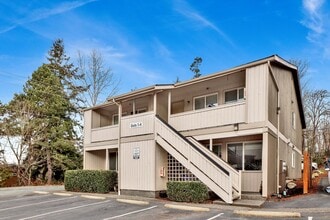 Building Photo - Viking Suites