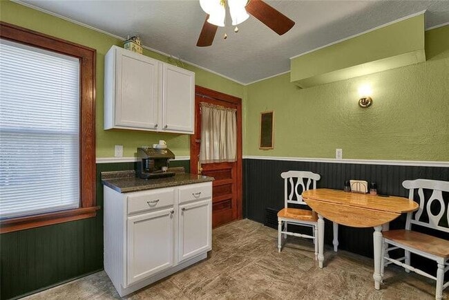 Building Photo - Fantastic 2bd/1ba home! Coming soon!