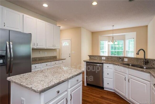 Building Photo - 9706 Ashburton Dr