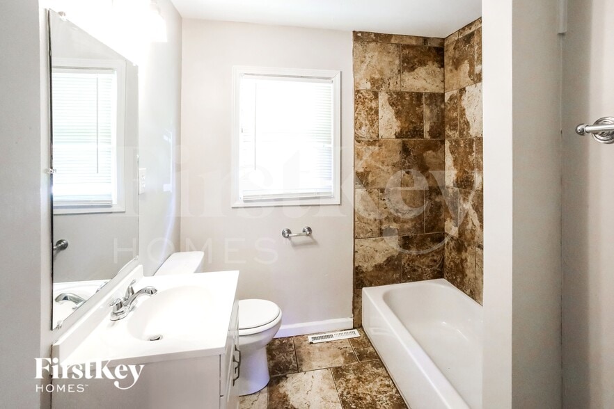 Building Photo - 6900 Fairlane Dr