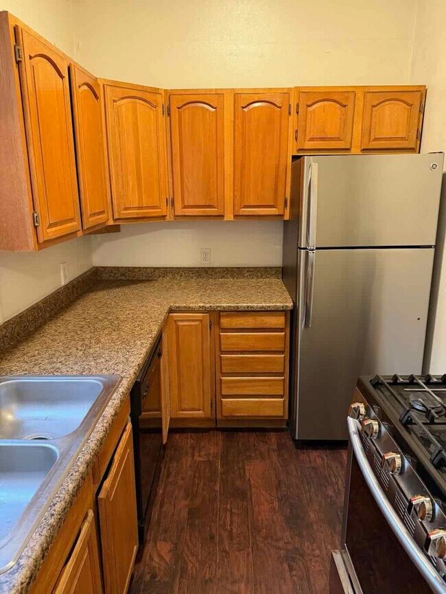 Building Photo - 1823 T St