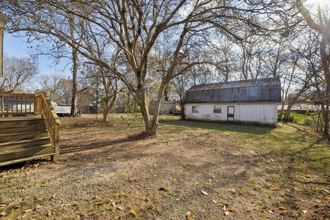 Building Photo - 216 Winters St