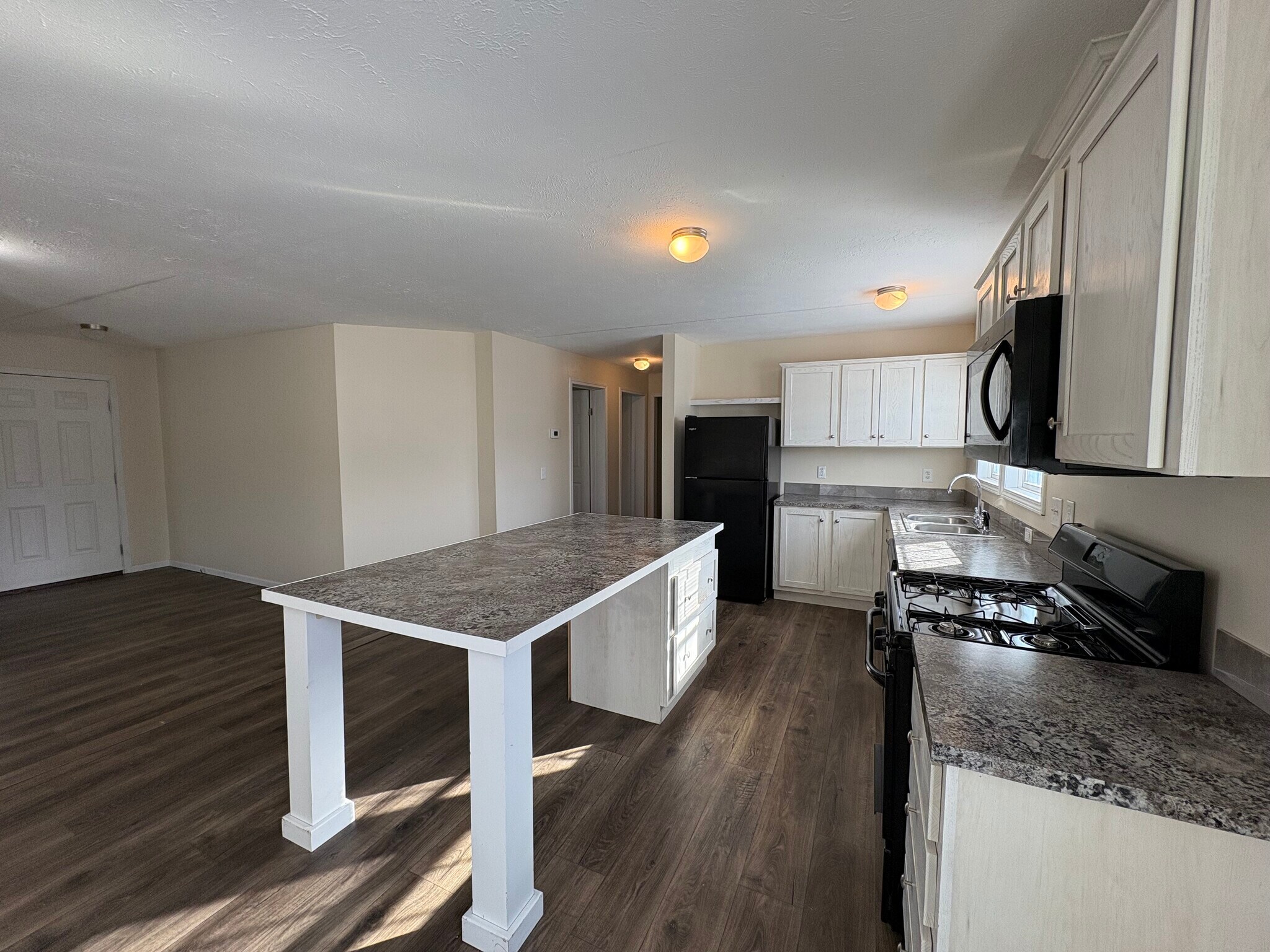 Building Photo - 201 Barn Ridge