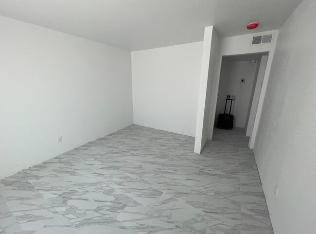 Building Photo - 437 14th St