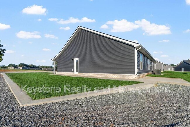 Building Photo - 303 Tennessee Ave