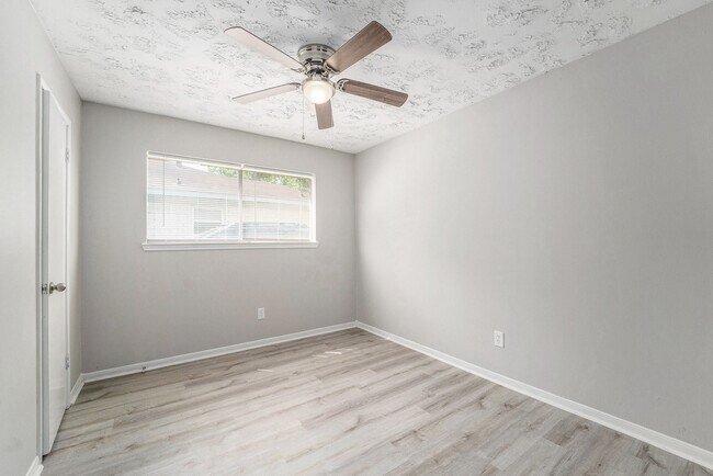 Building Photo - 23235 Earlmist Dr