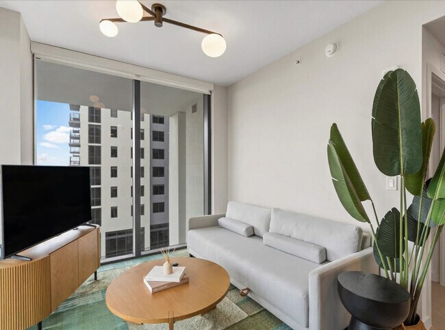 Building Photo - 11 NE 6th St