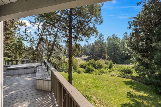 Building Photo - Deschutes River Fully Furnished 3 Bed 2.5 ...