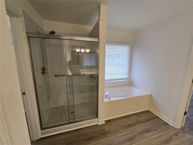 Building Photo - 10845 Glenbarr Dr