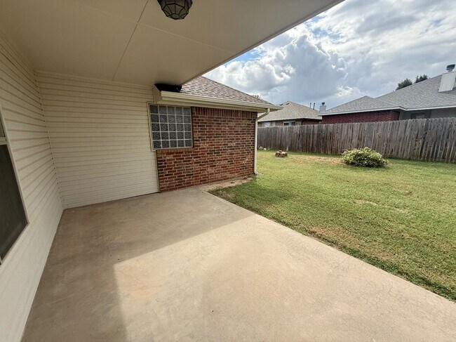Building Photo - 616 Morningside Dr