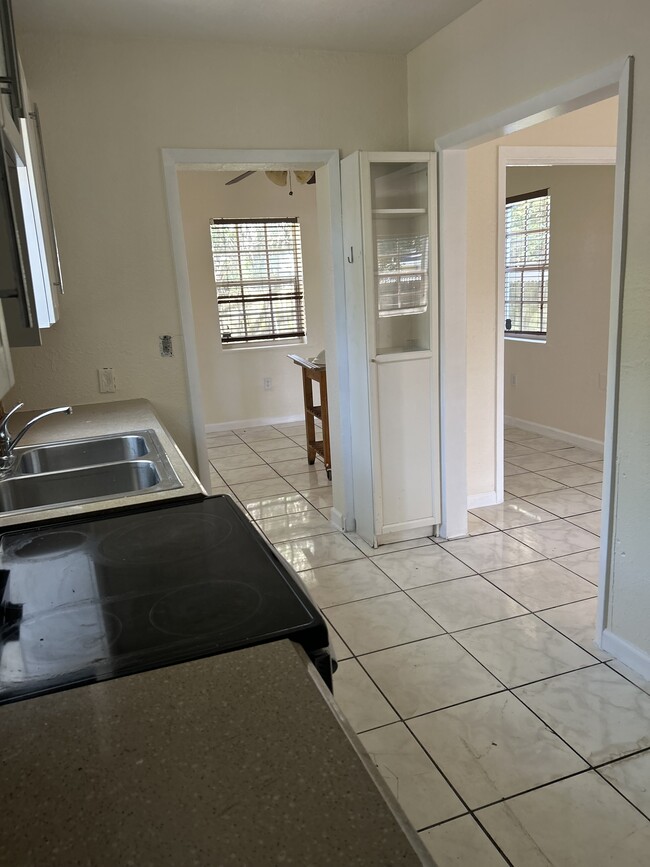 Building Photo - 327 NW 59th Terrace