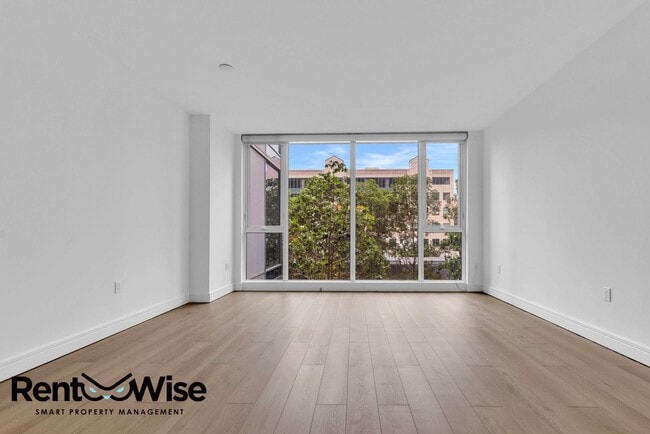 Building Photo - 631 Folsom St