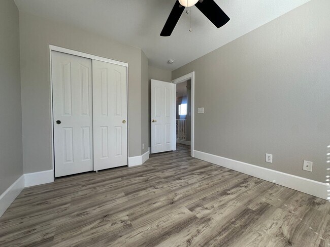 Building Photo - 4 Bedroom Home + Downstairs Office | Move-In Ready