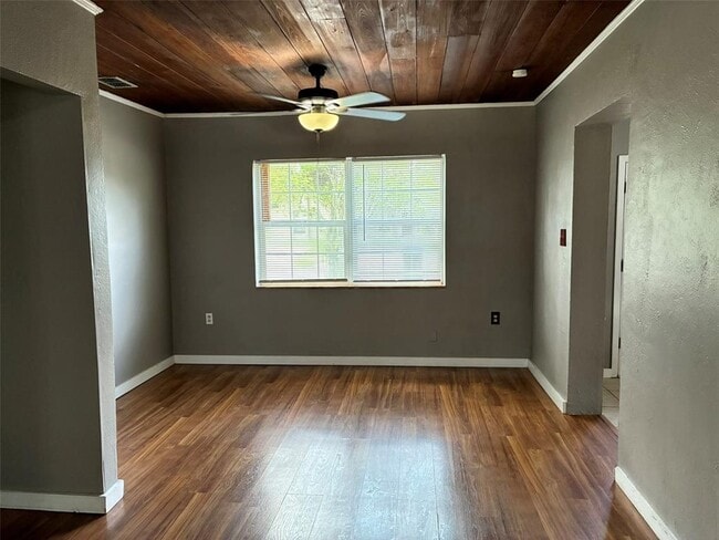 Building Photo - 1555 Michigan Ave