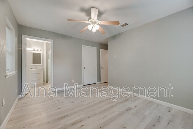 Building Photo - 6500 Melinda Dr