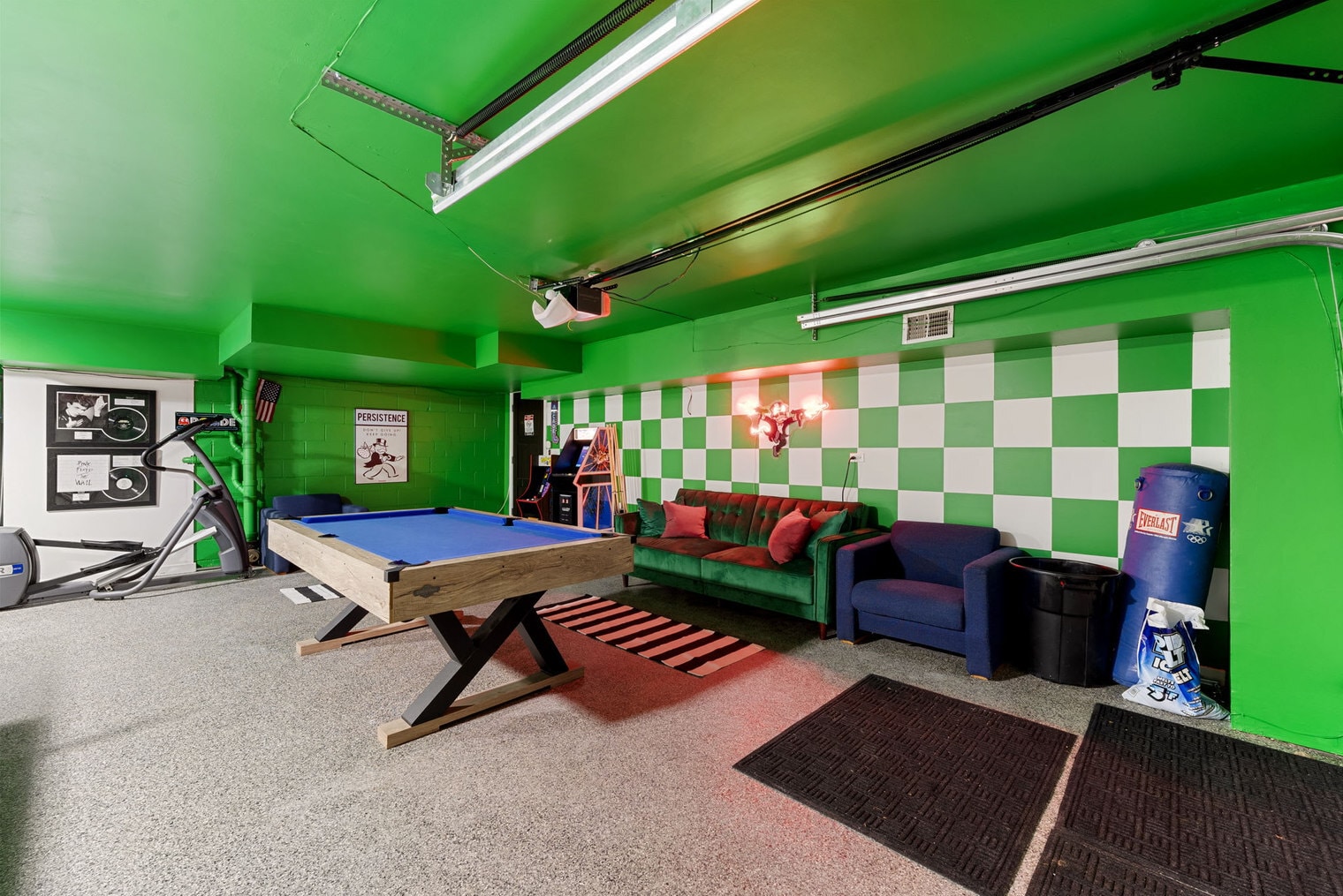 Building Photo - 1856 N Fairfield Ave