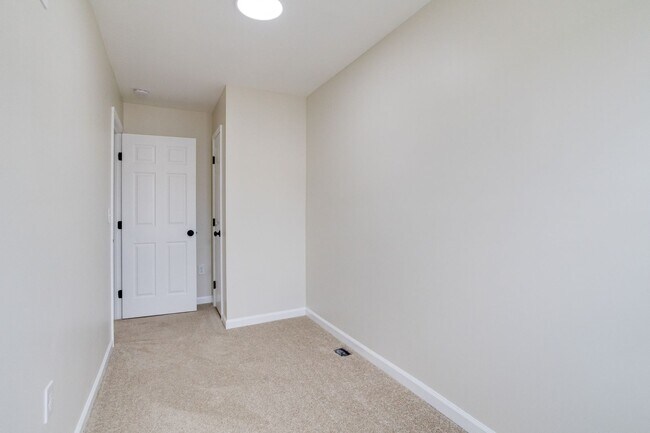 Building Photo - Remodeled 3-Bedroom Home with Finished Basement & Modern Upgrades