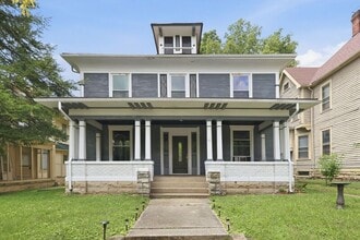 Building Photo - 911 N Fountain Ave