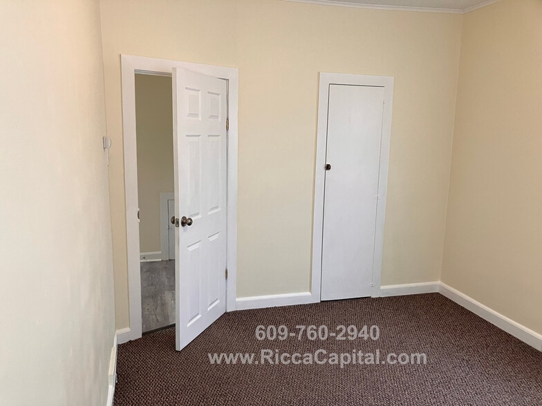 Building Photo - 308 13th St