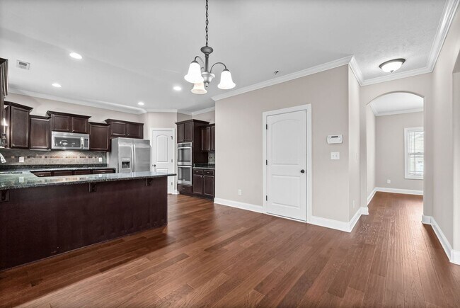Building Photo - 880 Cherry Blossom Ln