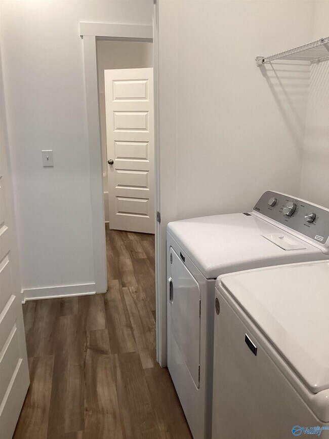 Building Photo - 3220 Spool Ln SW