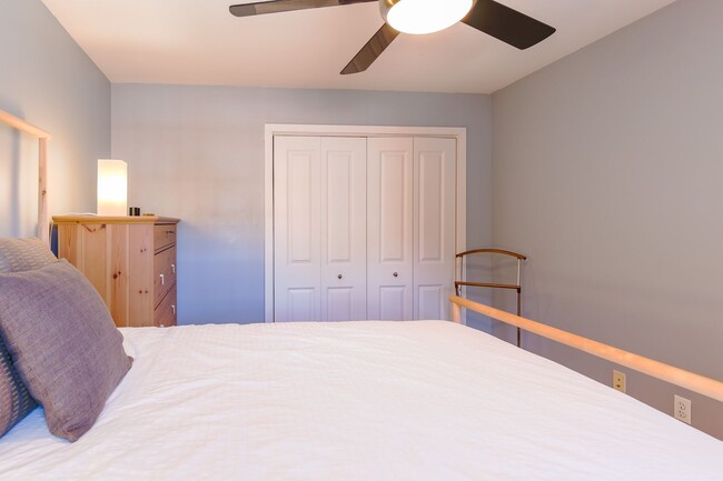 Building Photo - Stylish Condo in Hill East - Parking Space...