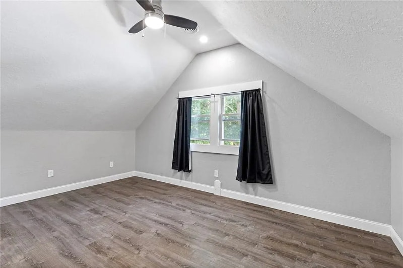 Building Photo - 102 Colby St