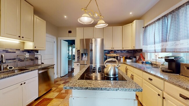 Building Photo - 217 Tower Ave