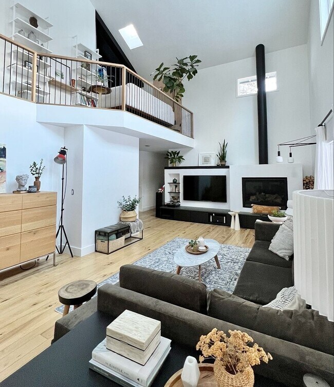 Building Photo - 3 Rivers - Wonderful 3 Bedroom home availa...