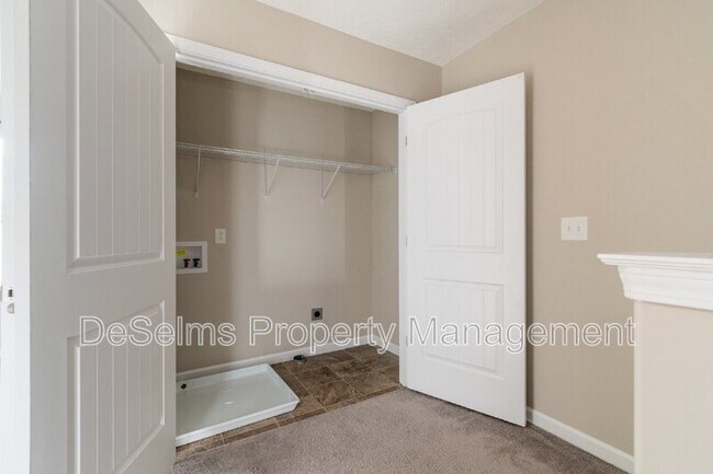 Building Photo - 5341 Tony Lama Ln