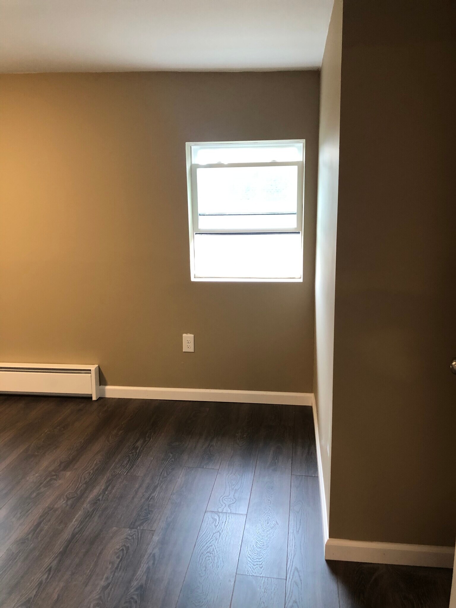 Building Photo - 355 S Hokendauqua Dr