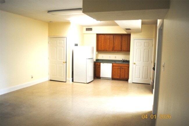 Building Photo - 255 N Dallas Ave