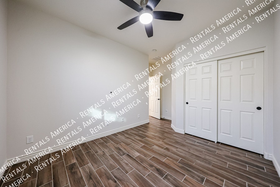 Building Photo - 2616 W Perola Dr