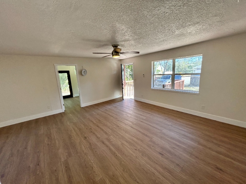 Building Photo - 18812 Carr Dr