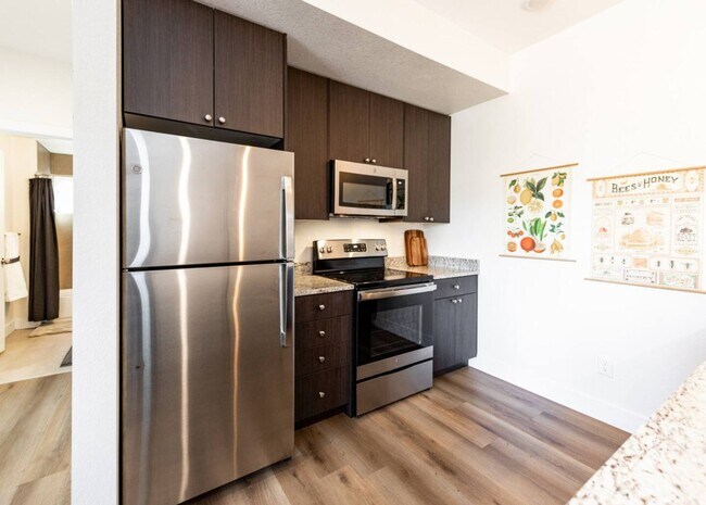 Building Photo - Westside, Next to Nature 2 Bed Luxury Apartment by Garden of the Gods
