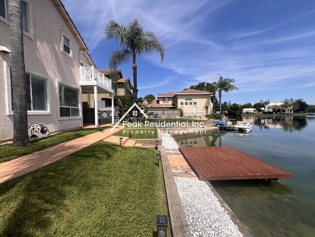 Building Photo - Spacious 4bd/3ba Elk Grove Home-Lake Front!
