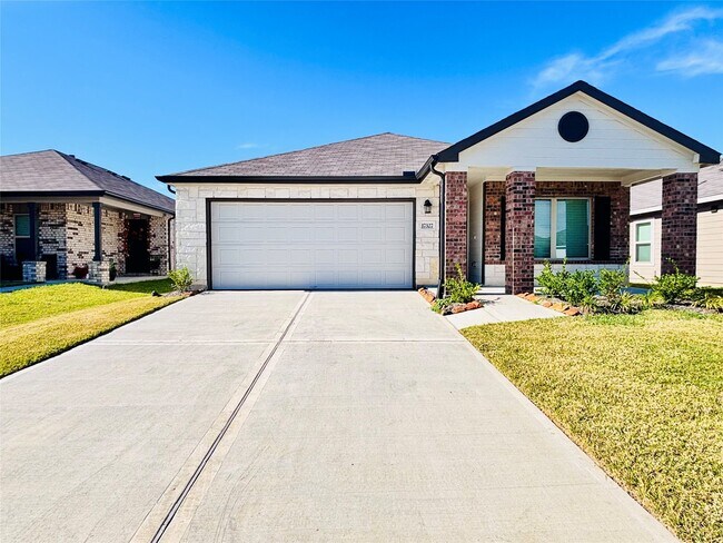 Building Photo - 17327 Ridge Dr