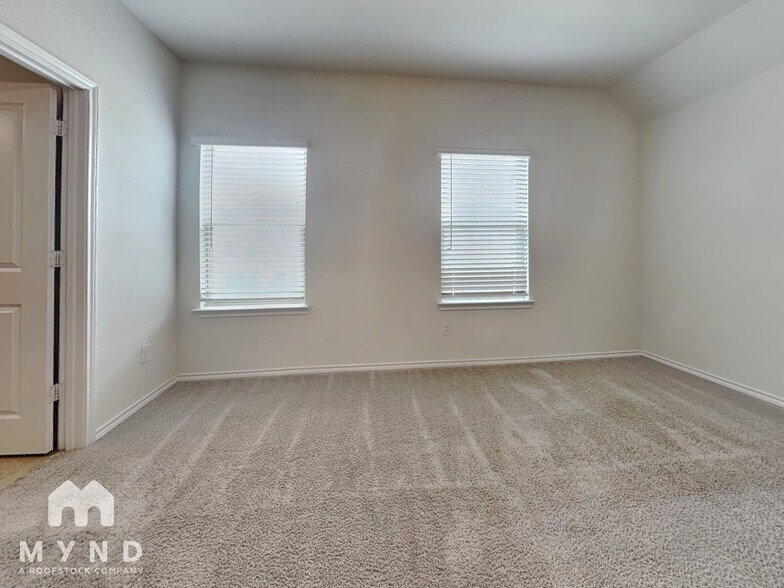 Building Photo - 426 Milverton Dr