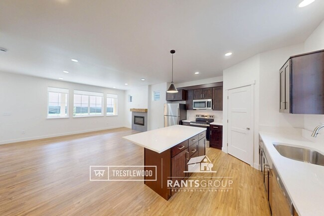 Building Photo - Brand New! Modern Home in Trestlewood – Wh...